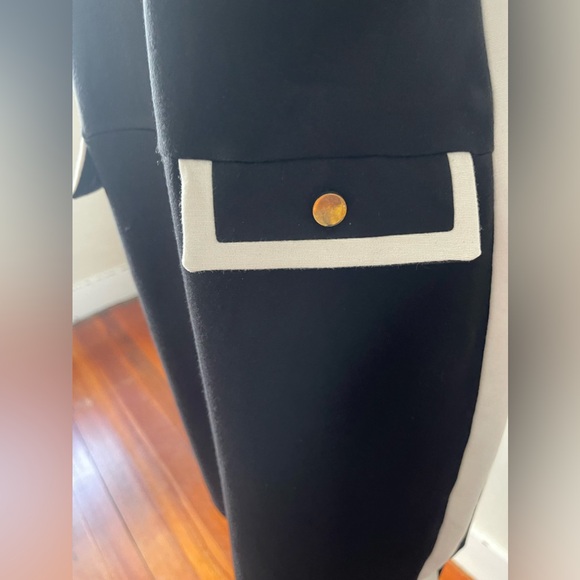Carmen Marc Valvo Black/White Dress w/like attached pocket flaps, size 12 - Picture 5 of 5